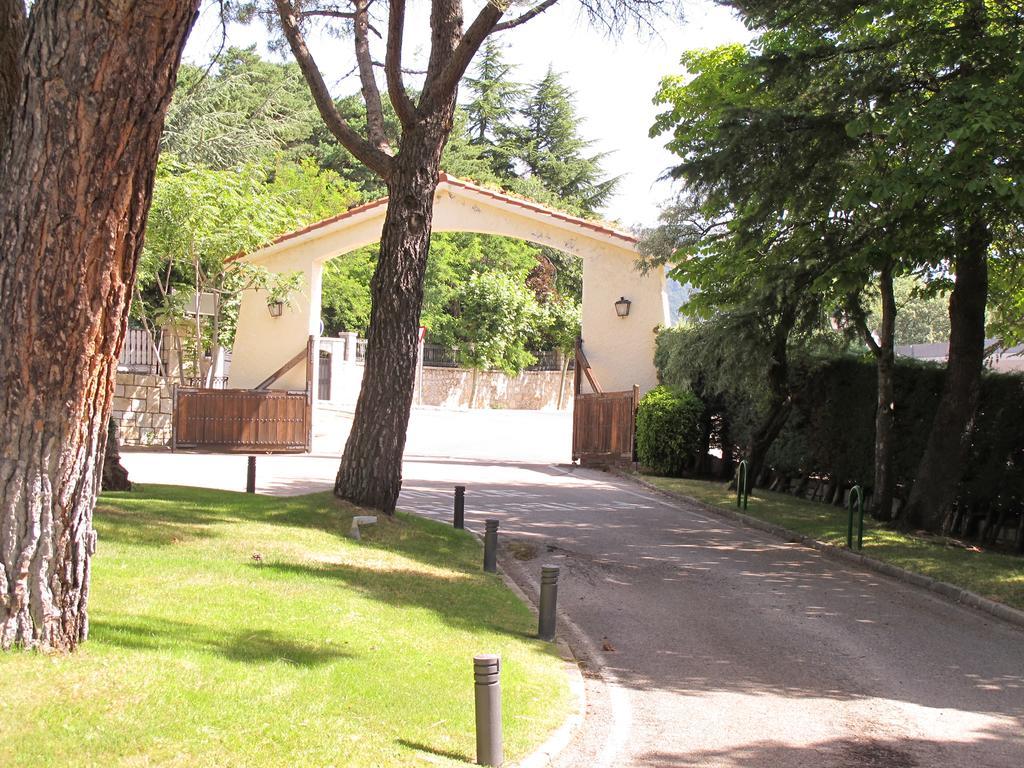 Hotel Rural Spa & Wellness Hacienda Los Robles Navacerrada Buitenkant foto