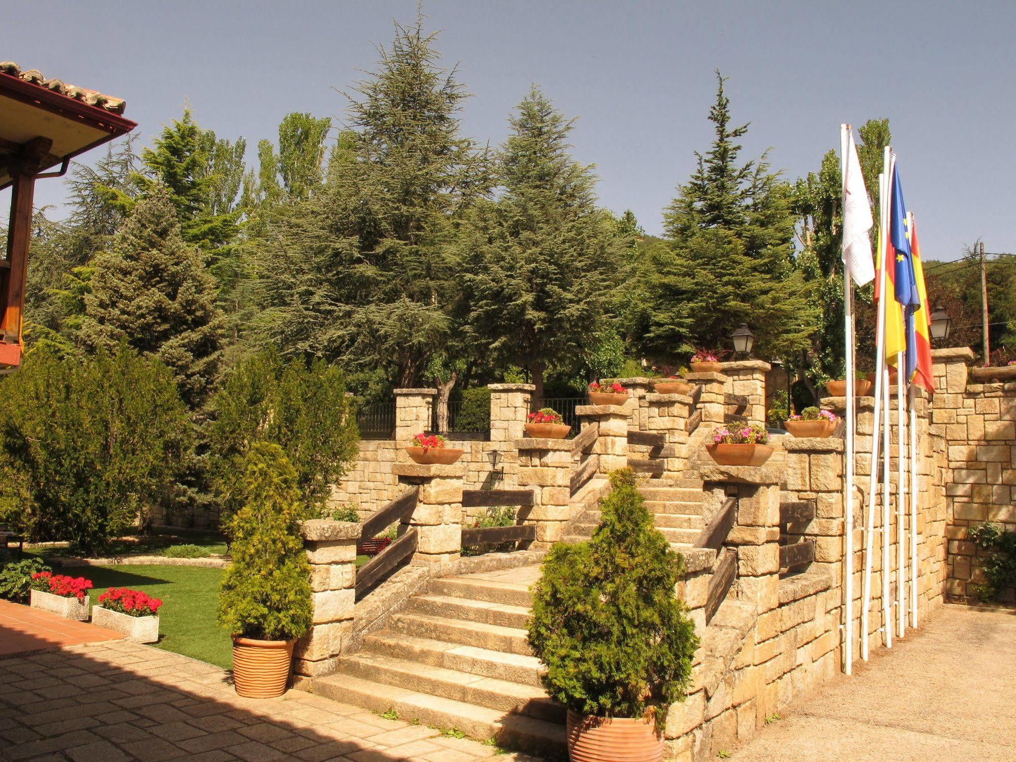 Hotel Rural Spa & Wellness Hacienda Los Robles Navacerrada Buitenkant foto