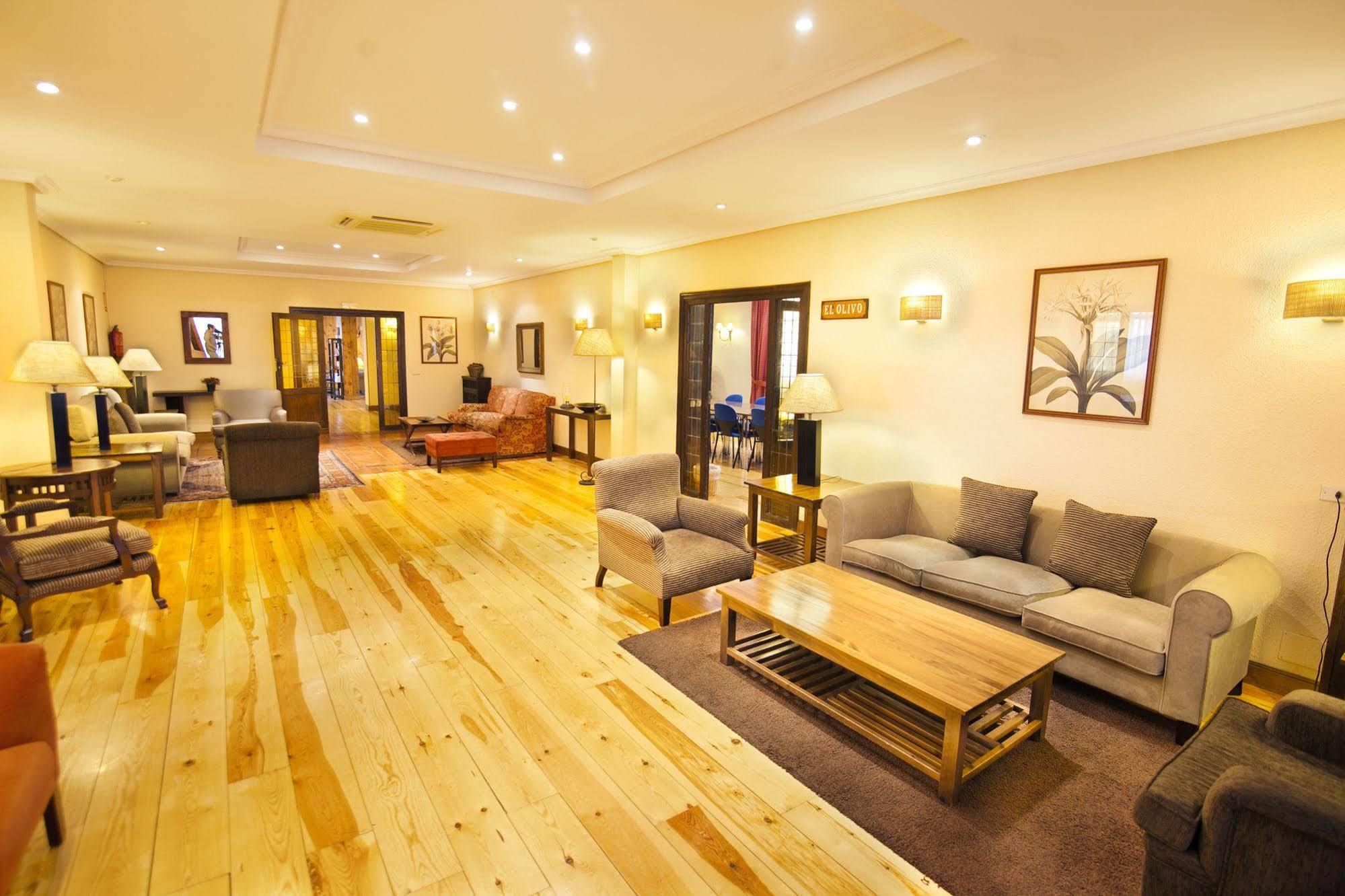 Hotel Rural Spa & Wellness Hacienda Los Robles Navacerrada Buitenkant foto